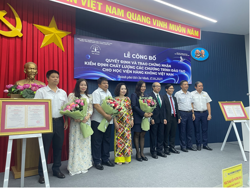 Lễ công bố Quyết định và trao Chứng nhận Kiểm định chất lượng 02 chương trình đào tạo cho Học viện Hàng không Việt Nam